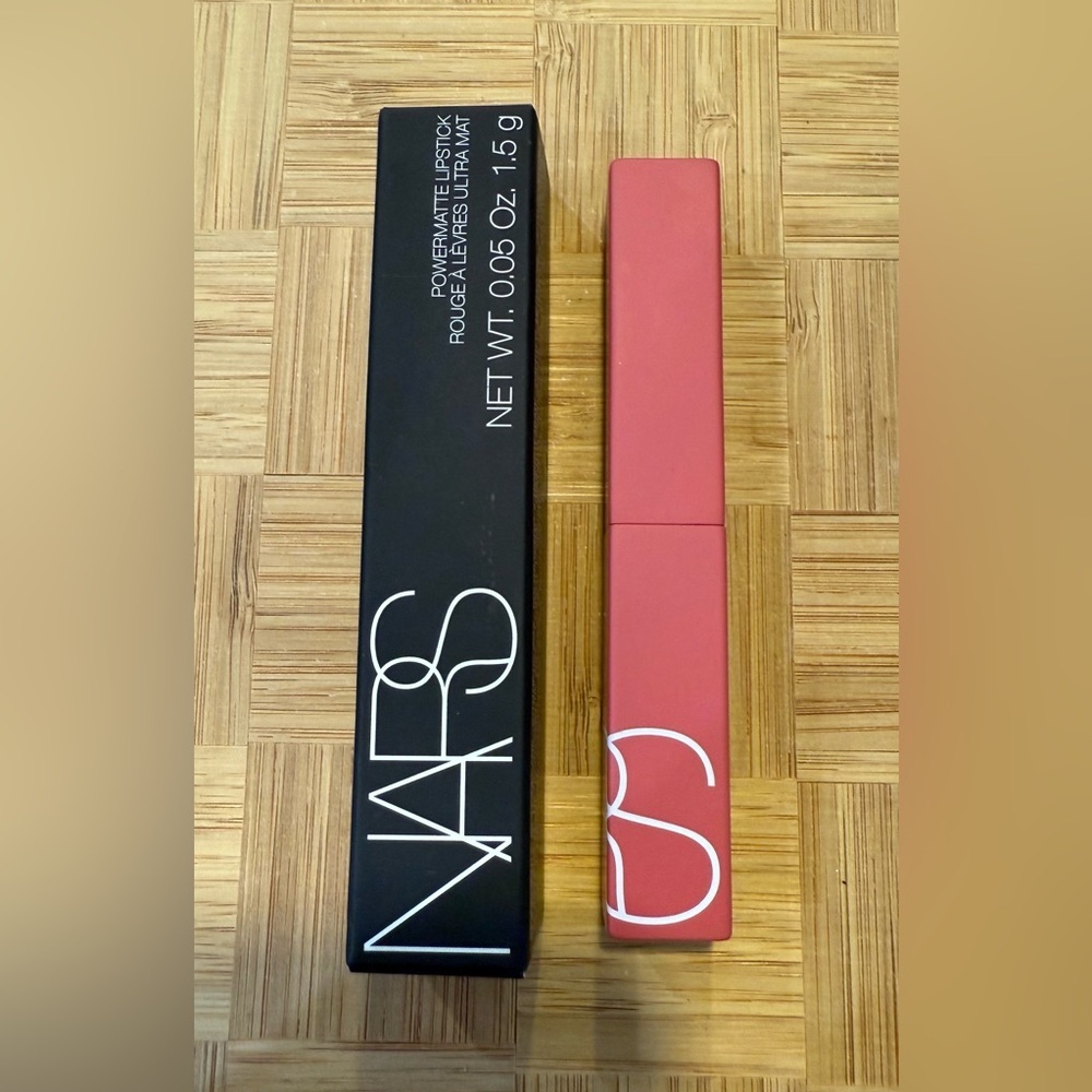 NARS Powermatte Lipstick in American Woman - Dusty Rose - Picture 4 of 5